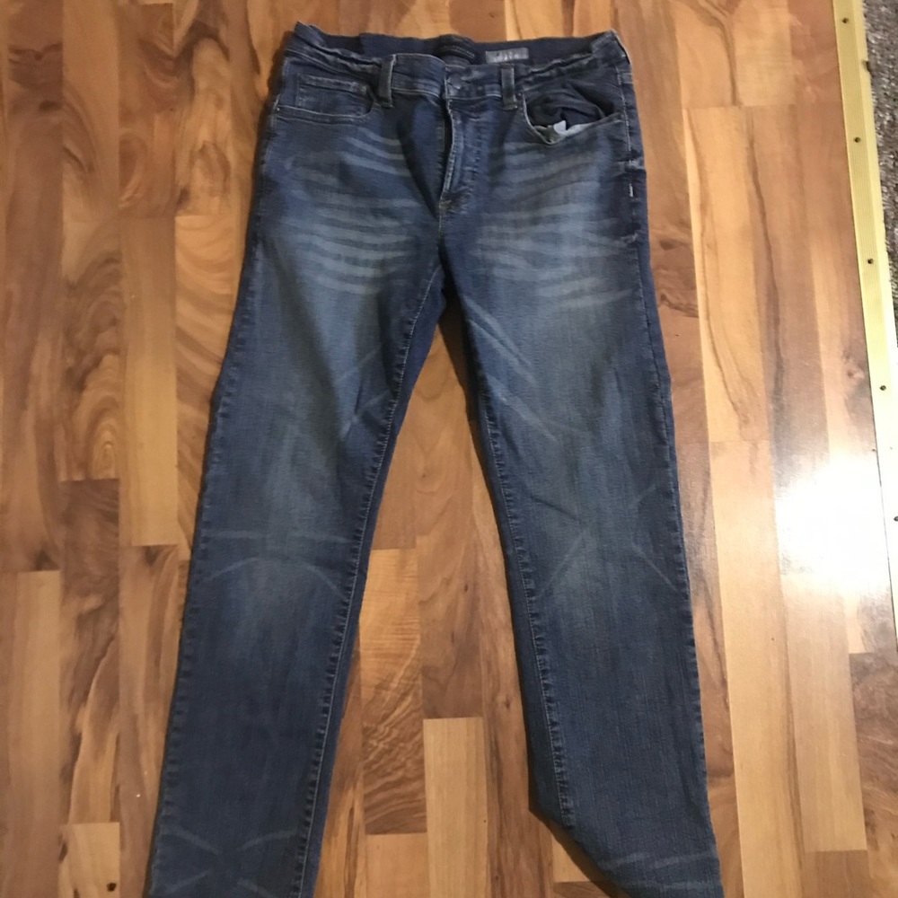 Buckle jeans